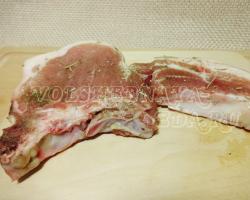 Грудинка свиная запеченная с картошкой в духовке рецепт с фото