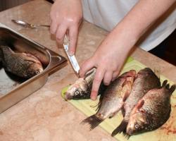 Cooking crucian carp using the oven How to cook crucian carp for a diet