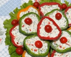 Bell pepper appetizer (stuffed with cottage cheese)