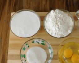 پنکیک با شیر و آب جوش - دستور العمل های خوشمزه برای پنکیک کاستارد نازک