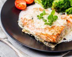 دستور تهیه استیک ماهی سالمون کوهو در فر - اطلاعات مفید در مورد تهیه غذاهای ماهی استیک ماهی سالمون کوهو در سس خامه ای
