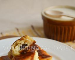 Nalistniki - pancakes in milk with curd filling