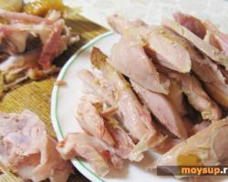 Leves ömlesztett sajttal és füstölt csirkével: receptek