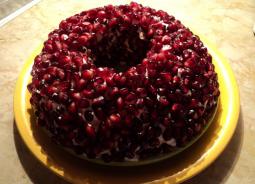 Festive salad “Pomegranate Bracelet”: ingredients and step-by-step classic recipe with beef meat in layers in order
