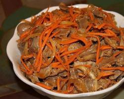 Salada de moela de frango com cogumelos